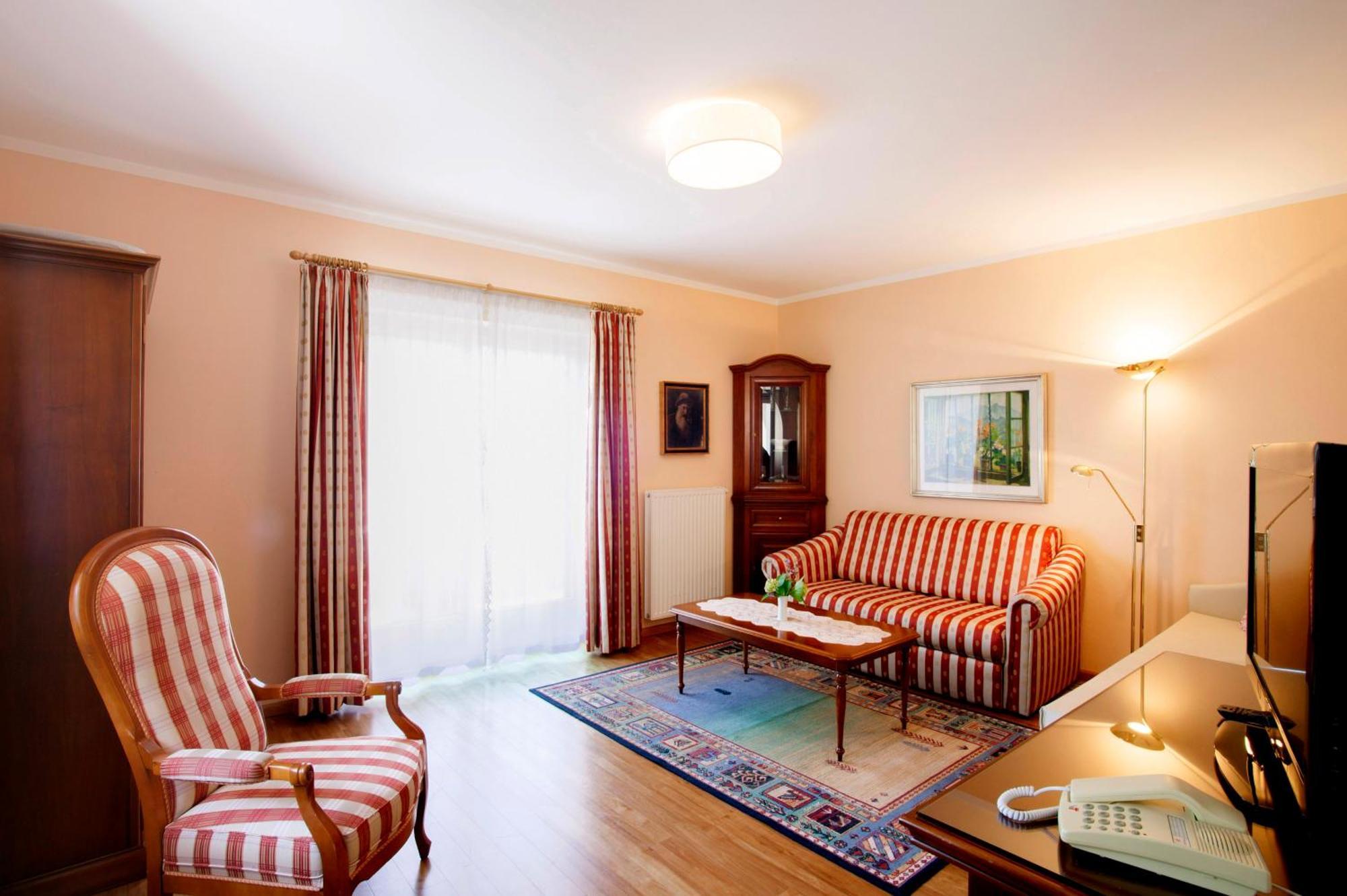 Hotel Foerstlerhof Посталь Экстерьер фото